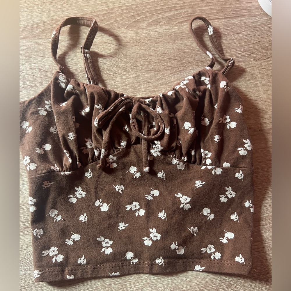 Hollister brown with white flowers cropped tank top